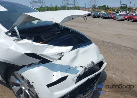 2021 Tesla Model Y Long Range Dual Motor All-Wheel Drive z USA, uszkodzony, nr VIN 5YJYGDEE2MF191938